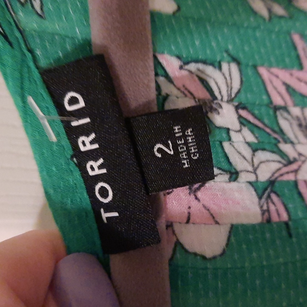 TORRID SIZE 2 - Picture 3 of 7